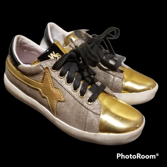 Women's W6YZ Sneakers (Size 6/4C) - Picture 9 of 9